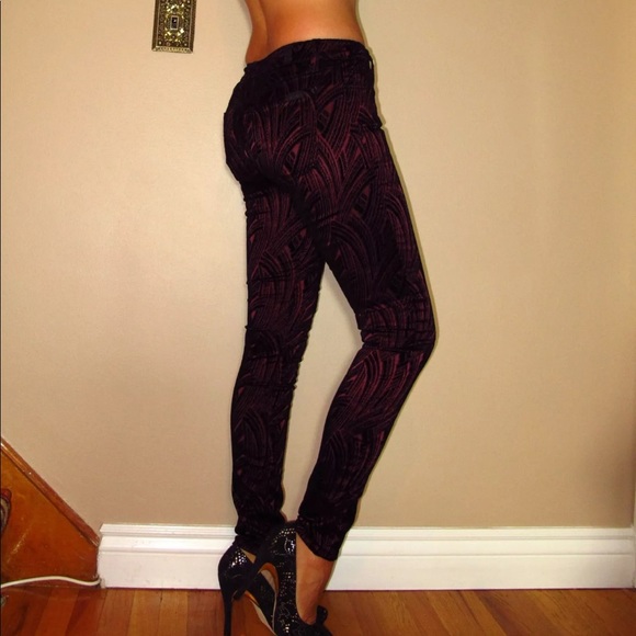 7 For All Mankind Burnt Velvet Skinny Pants Jeans Wine Red Black Size 26 New - Picture 3 of 8